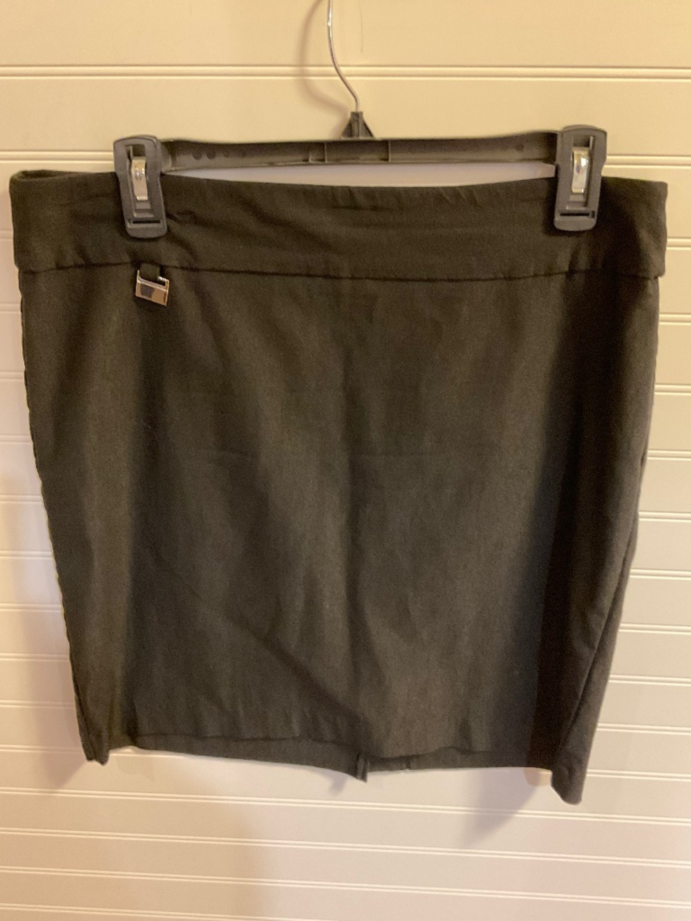 Courtenay Black Career Pencil Skirt. Size: M. Pre Owned
